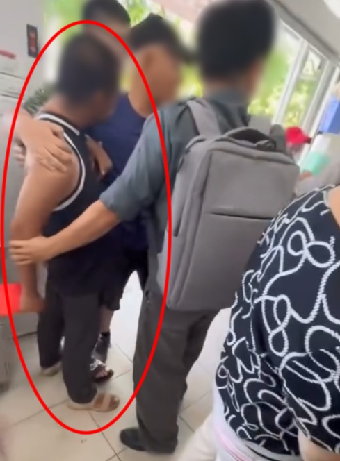 80元餐券找零爆衝突！嘉義火雞肉飯店員遭鐵盤爆頭 男子當場被逮