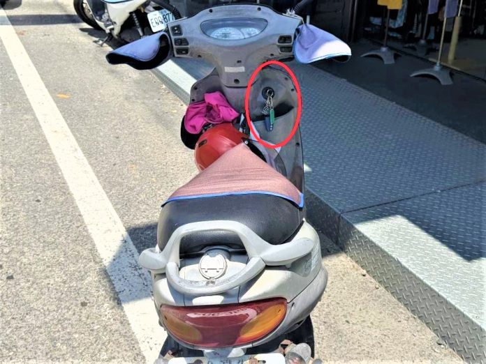 急購物忘拔鑰匙　公園警眼尖及時提醒保財產