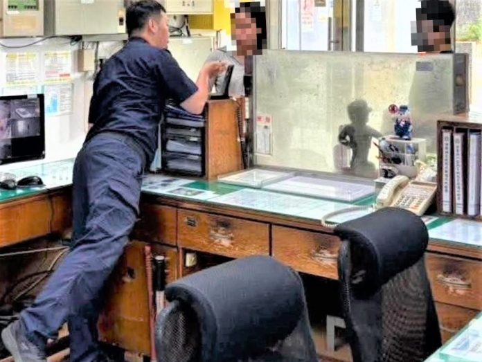 女子遊嘉驚失皮夾　長竹警民聯手十分鐘物歸原主