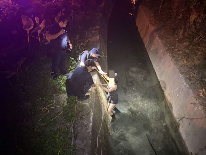 女為救愛犬跌落水溝受困 桃園保大伸援手解驚魂