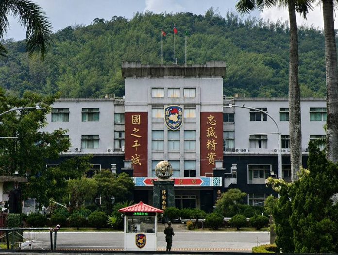 上校帶隊酒店狂歡！八軍團旅長深夜赴女陪侍酒店飲酒　軍方認定屬實調離現職
