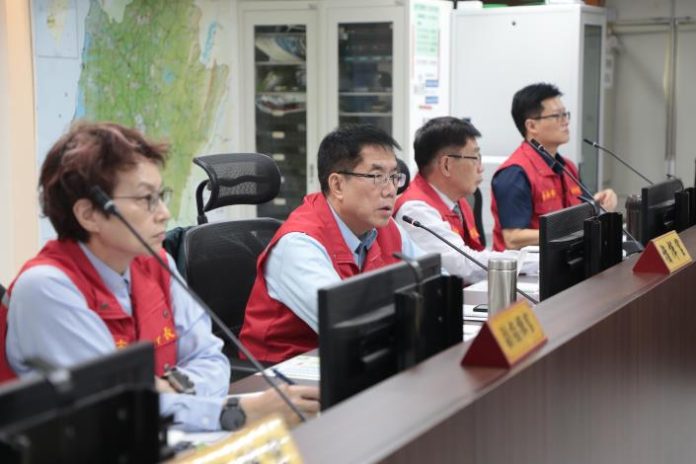台南災害應變中心一級開設　黃偉哲宣布明停班停課防巴威