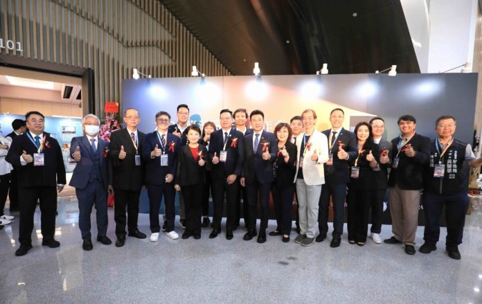 台灣驗光年會台中登場  AI視光科技引領健康照護新趨勢