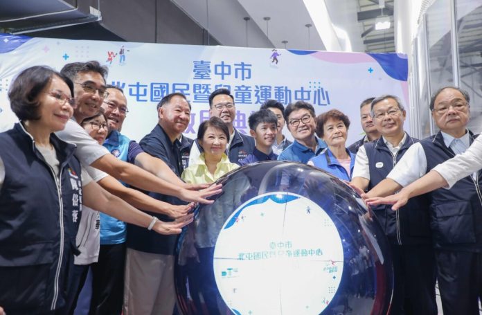 中市北屯國兒運啟用　桃園以南最大滑冰場正式迎客