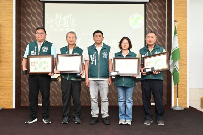 民進黨雲林縣黨部新團隊就職　劉建國交棒江宗保展現團結氣勢