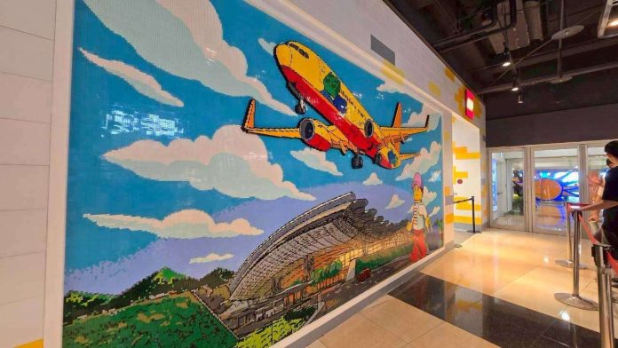 桃園首家樂高授權專賣店進駐大江 62163顆積木拼出桃機三航廈