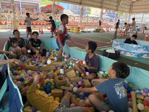 移動遊樂園，前進牡丹大梅部落!在圖騰彩繪與自然懷抱中  開啟原鄉孩子的感官探索!