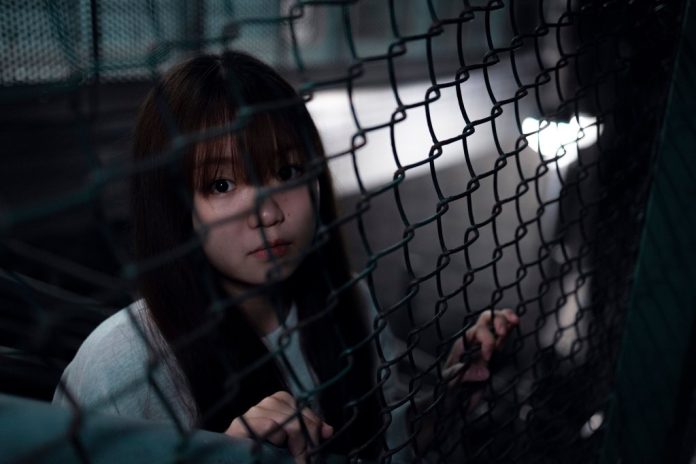 她下海賣淫有苦衷！20歲女曝內幕　病發連廁所都去不了