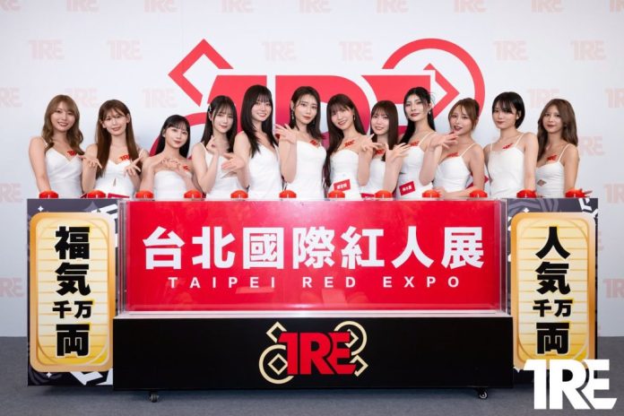 TRE成人展「輪椅男站起來拍女模」　網友笑稱：醫學奇蹟