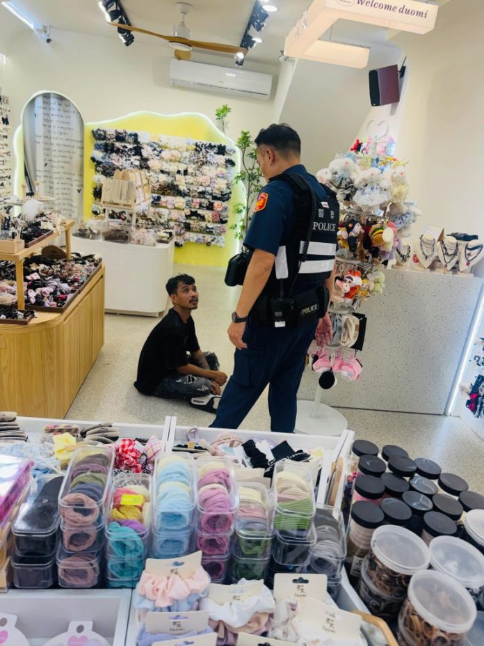醉倒店內賴著不走友人憤而丟包　泰籍男子酒後失態警到場勸離