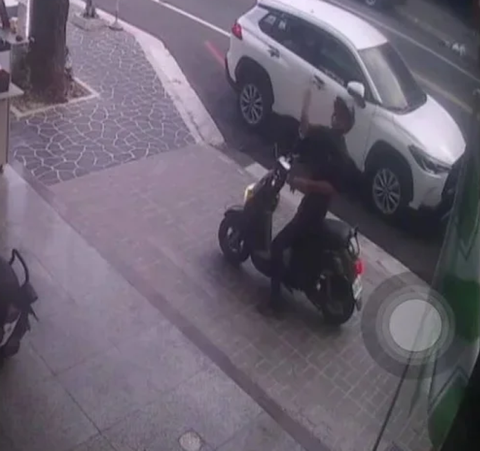 真的去丟！花蓮33歲男被1句話激怒　前往民進黨花蓮縣部丟雞蛋　