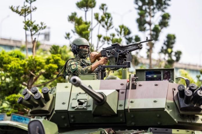 陸軍旅長帶隊上酒店！狂歡到天亮  八軍團秒拔官下場曝