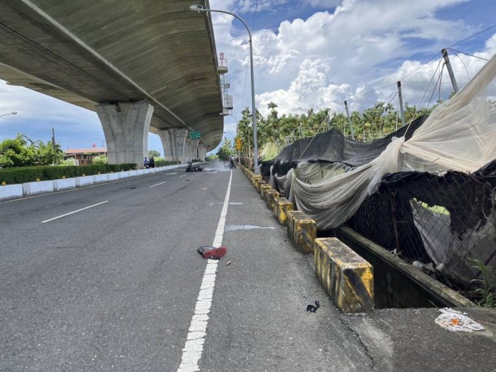國道三號南州段平面道路死亡車禍！　機車撞路緣石墩騎士摔落水溝死亡
