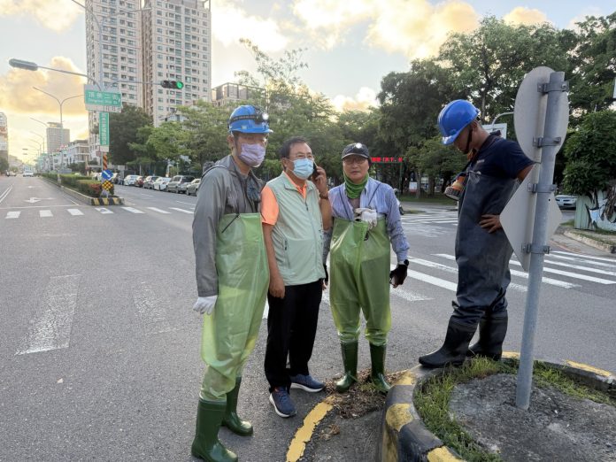 防汛不打烊！台南水利局假日下水道巡檢　直擊排水系統關鍵問題