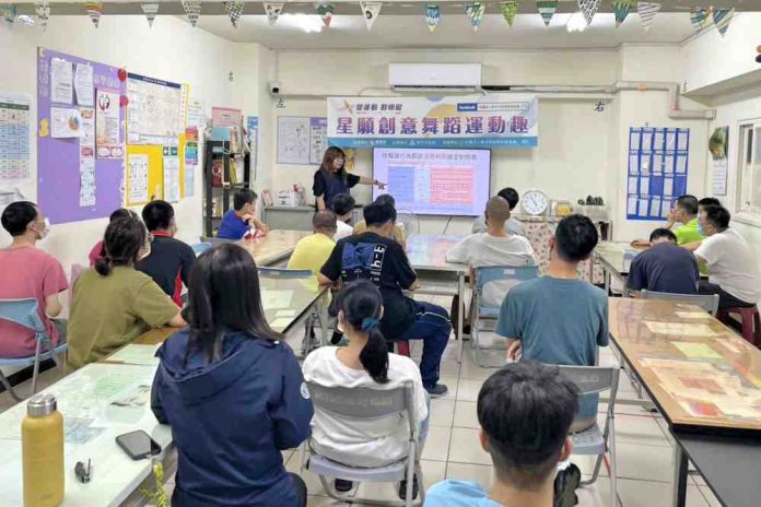 公私協力攜手守護特教家庭　竹市警深入自閉症協進會宣導安全觀念