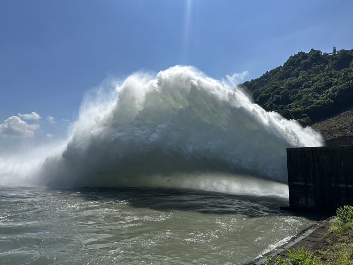 巴威強颱逼近！石門水庫啟動排砂隧道調節放水