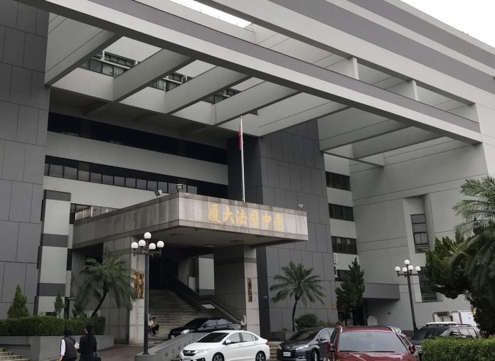 富商遭洗劫還差點被滅口          兩名惡煞一到案一被通緝