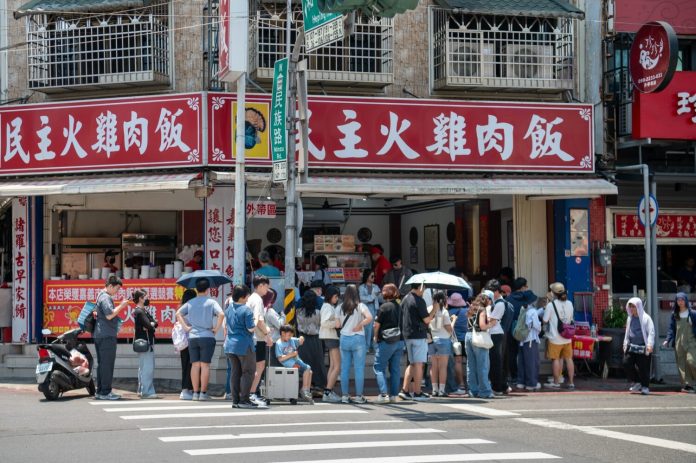 從雞肉飯到城市經濟  嘉市家庭可支配所得46.5萬連7年創新高