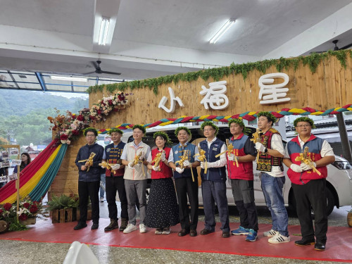 民間協力幸福巴士  來義鄉獲贈小巴1輛