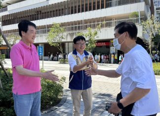 北捷信義線東延段通車 費鴻泰許原榮同賀見證