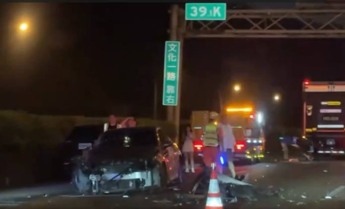 疑聯結車變換車道不當肇事！　國道1號林口路段3車相撞