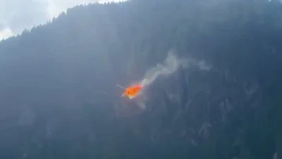 影／驚悚過程全程拍下！義大利空難「旋翼機撞纜車鋼纜」變火球墜落　機上2人當場慘死