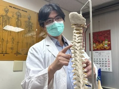 小心！農曆七月走路輕飄飄不是卡到陰 恐是頸椎病變壓迫神經造成
