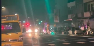 北投排骨店深夜疑氣爆!玻璃炸碎滿地、機車遭波及 消防:原因待查 北投排骨店深夜疑氣爆!玻璃炸碎滿地、機車遭波及 消防:原因待查