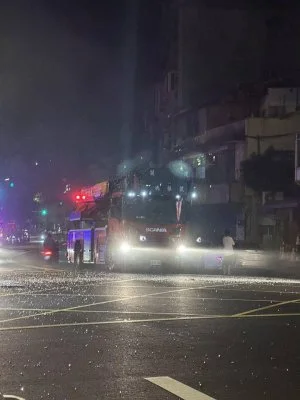 北投著名排骨便當店氣爆！炸飛玻璃碎片散落路面　疑瓦斯不慎外洩釀禍