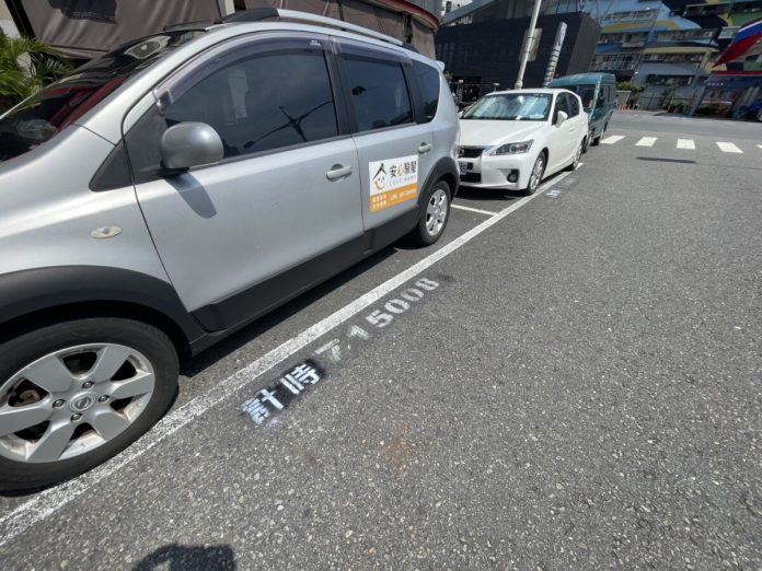地上寫計次卻按時計費！高雄停車格誤導民眾　車主怒轟：根本騙錢搶錢
