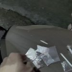 一個遮包動作讓他露餡!前鎮警攔查「毒駕男」起獲7包毒品