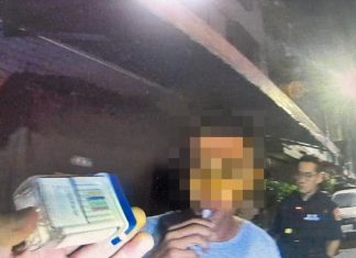 男子嗨過頭連闖兩紅燈遭「前鎮警」攔查!狂求情恐慘吞13萬罰單