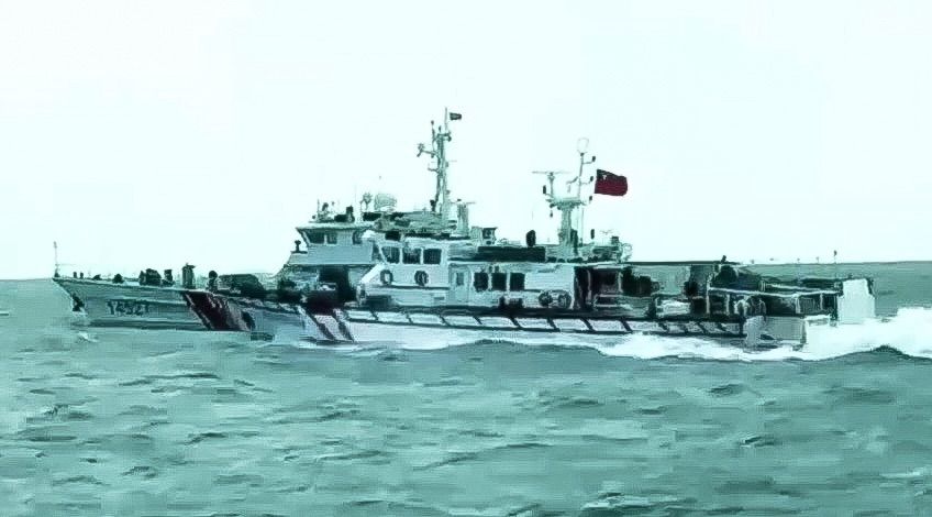s 6832158