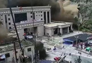 冰川崩塌釀內陸海嘯!尼泊爾洪災903死4200失蹤 下游僅7分鐘逃命 冰川崩塌釀內陸海嘯!尼泊爾洪災903死4200失蹤 下游僅7分鐘逃命