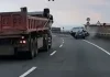 撞擊畫面曝光!台61線廂型車遭自小客車撞擊 路面翻滾打橫停住 撞擊畫面曝光!台61線廂型車遭自小客車撞擊 路面翻滾打橫停住