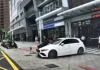 驚悚畫面曝光!勸阻停車場管理員與駕駛肢體衝突 男子竟遭衝撞趴引擎蓋載離 驚悚畫面曝光!勸阻停車場管理員與駕駛肢體衝突 男子竟遭衝撞趴引擎蓋載離