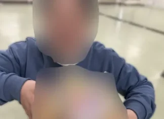 日本事務所社長交往旗下15歲女偶像!遭控用權勢「逼浣腸」當場排便 粉絲見面會「下體塞震動器」 日本事務所社長交往旗下15歲女偶像!遭控用權勢「逼浣腸」當場排便 粉絲見面會「下體塞震動器」