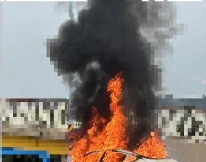 竹北電動車起火車內一人燒死! 停放中突起火原因待查 竹北電動車起火車內一人燒死! 停放中突起火原因待查