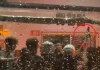 桃園醉漢拍打警槍!燒烤店內爆衝突場面失控 警噴辣椒水制伏逮捕 桃園醉漢拍打警槍!燒烤店內爆衝突場面失控 警噴辣椒水制伏逮捕