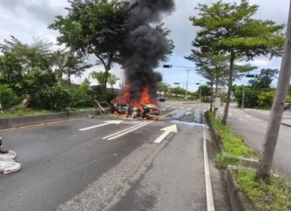 自小客車被烈焰吞噬! 烏日火燒車三人受傷送醫 自小客車被烈焰吞噬! 烏日火燒車三人受傷送醫