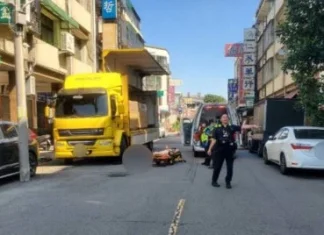 台中機車騎士撞堆高機當場死亡! 缷貨作業過程慘劇 台中機車騎士撞堆高機當場死亡! 缷貨作業過程慘劇