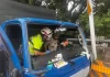 台68線快速道路小車自撞護欄! 駕駛受困消防隊員救出送醫 台68線快速道路小車自撞護欄! 駕駛受困消防隊員救出送醫