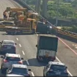五楊高架3車相撞兩車打橫! 占用全線車道車流回堵5公里 五楊高架3車相撞兩車打橫! 占用全線車道車流回堵5公里