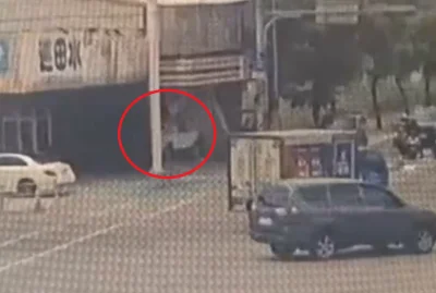 中壢自小車撞進超商！女駕駛稱精神不濟釀禍　業者財損估百萬元