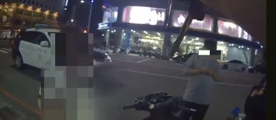 無照少年心虛見警逃！同行女友慘遭丟包　恐挨罰7.32萬