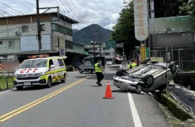 73歲婦人駕車撞翻71歲婦人車！　埔里車禍1人受傷送醫