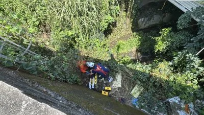 夜衝武嶺回程出事！大一生騎機車撞貨車及護欄　墜落6米橋下命危