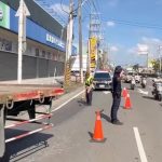 仁武傳「死亡車禍」!拖板車右轉撞機車 女騎士當場遭輾斃