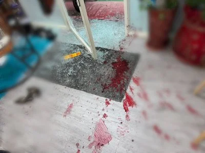 美甲店女老闆疑感情金錢糾紛遭砸店潑漆！　警方南下台中拘提4人到案