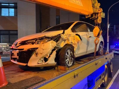 國道1號彰化段晚間3車連環撞　女駕駛追撞釀推撞、幸無人傷
